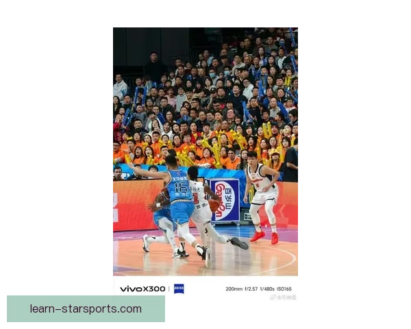 全国篮球联赛焦点战上演新老对决引爆球迷热情今晚激情对抗再创收视高峰 全国篮球联赛焦点战上演新老对决引爆球迷热情今晚激情对抗再创收视高峰