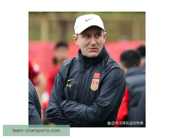 斯温登俱乐部宣布新任主教练加入球队并开启新赛季备战计划