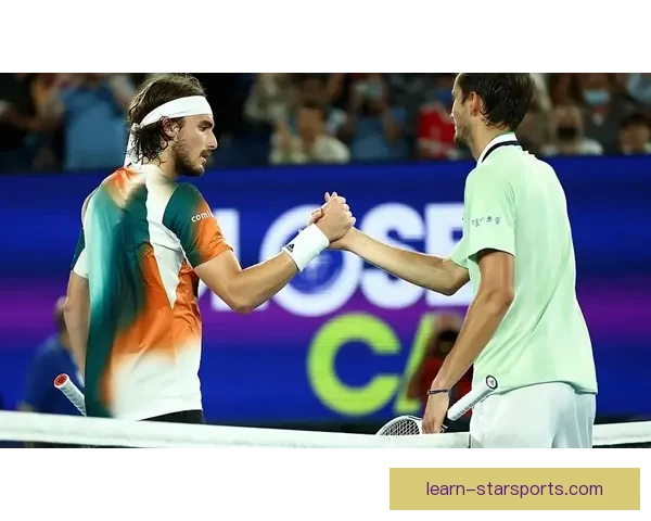 梅德韦杰夫击败西西帕斯成功晋级澳网四强 迎接决赛新挑战